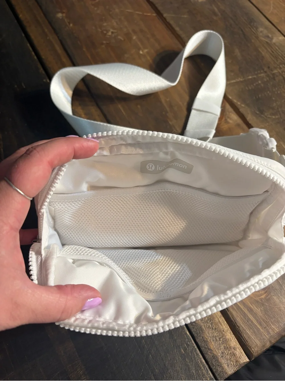lululemon athletica Small White Crossbody Puffer Bag - Picture 2 of 2
